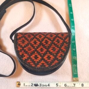 0777. The Finest ITALIAN Leather ~ Woven ~ Crossbody ~ Purse ~ TRENDY & CHIC